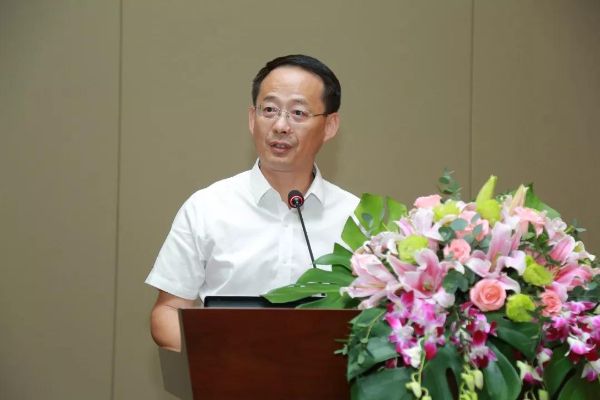教育局副局长王阳讲话